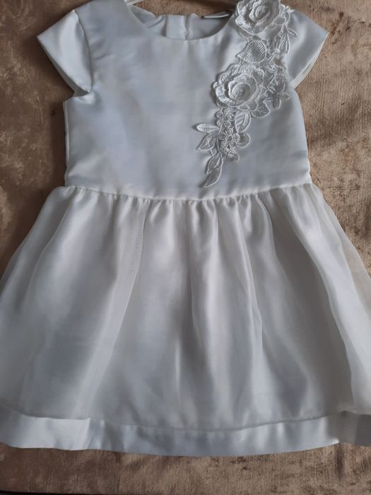 Vand rochita alba impecabila