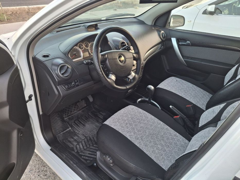 Нексия 3 автомат 2018-йил метанда