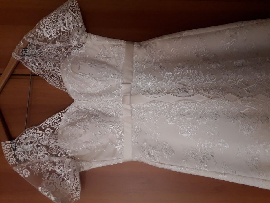 Rochie de mireasa,ofer crinolina si bolero