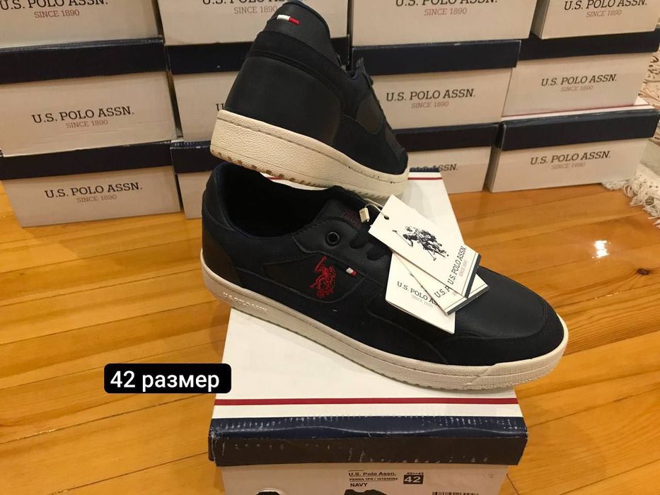 Продается кроссовки