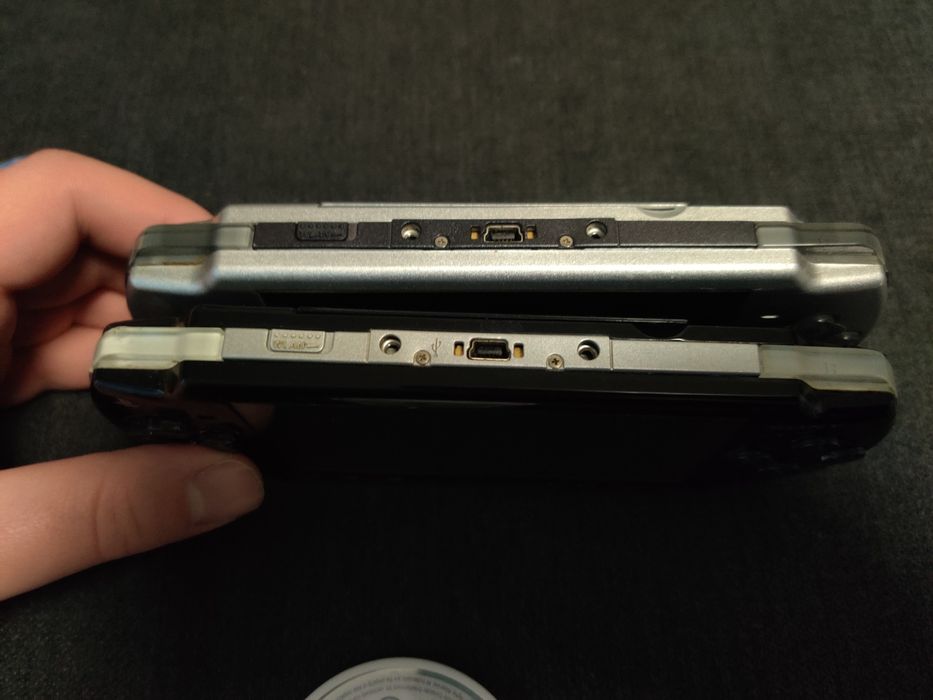 Psp 2004 negru si limited edition final fantasy vii