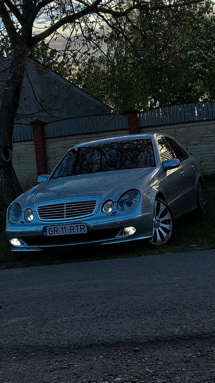 Vând Mercedes e320 cdi