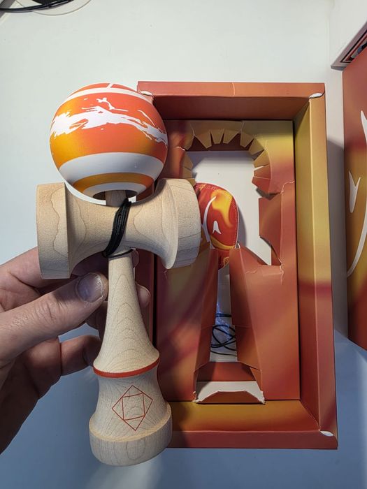 Kendama Lotus Pyro