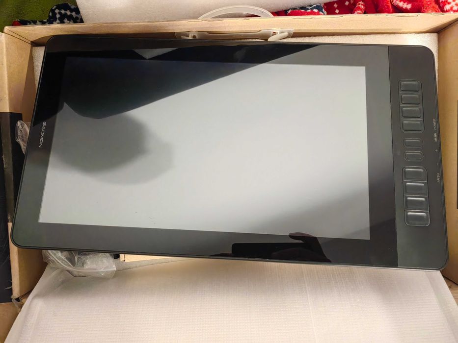Vand tableta grafica Gaomon PD1560 (pen display) – stare excelentă