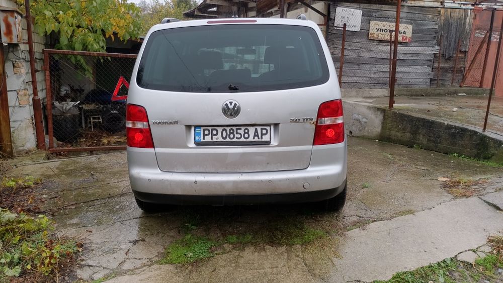 Фолксваген Туран. VW touran .2.0 дизел 140 коня. 2006г. Продава се са