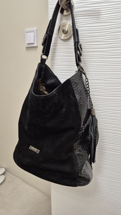 Черна дамска чанта от естествена телешки кожа