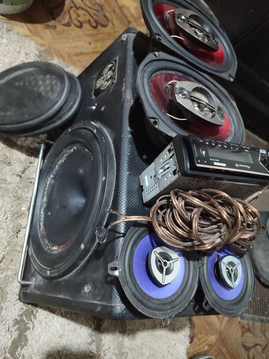 Овалы-блины-динамики Урал,играют мощно(есть Ред)