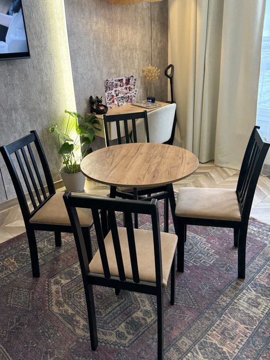 Продам стол и стулья