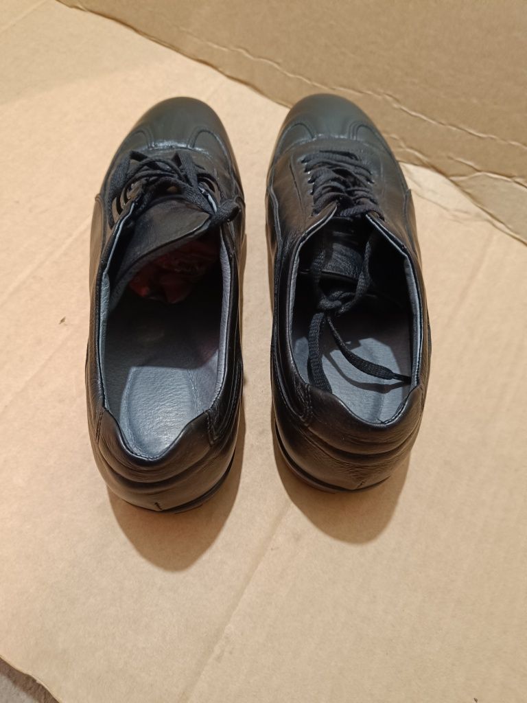 Мъжки обувки зимни 2 модела различни - 43 номер