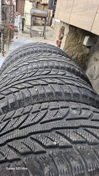 Зимни гуми 235 60 18