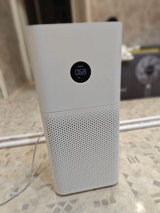 Продается очиститель воздуха Xiaomi Mi  Air Purifier 3C в хорошем сост