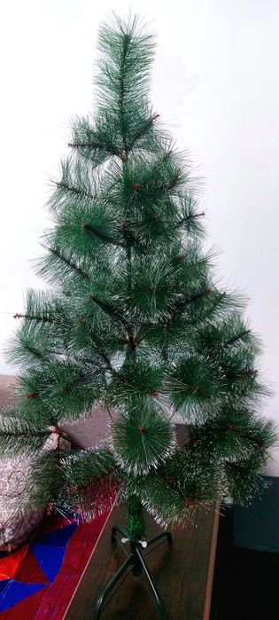 Продам красивую елку