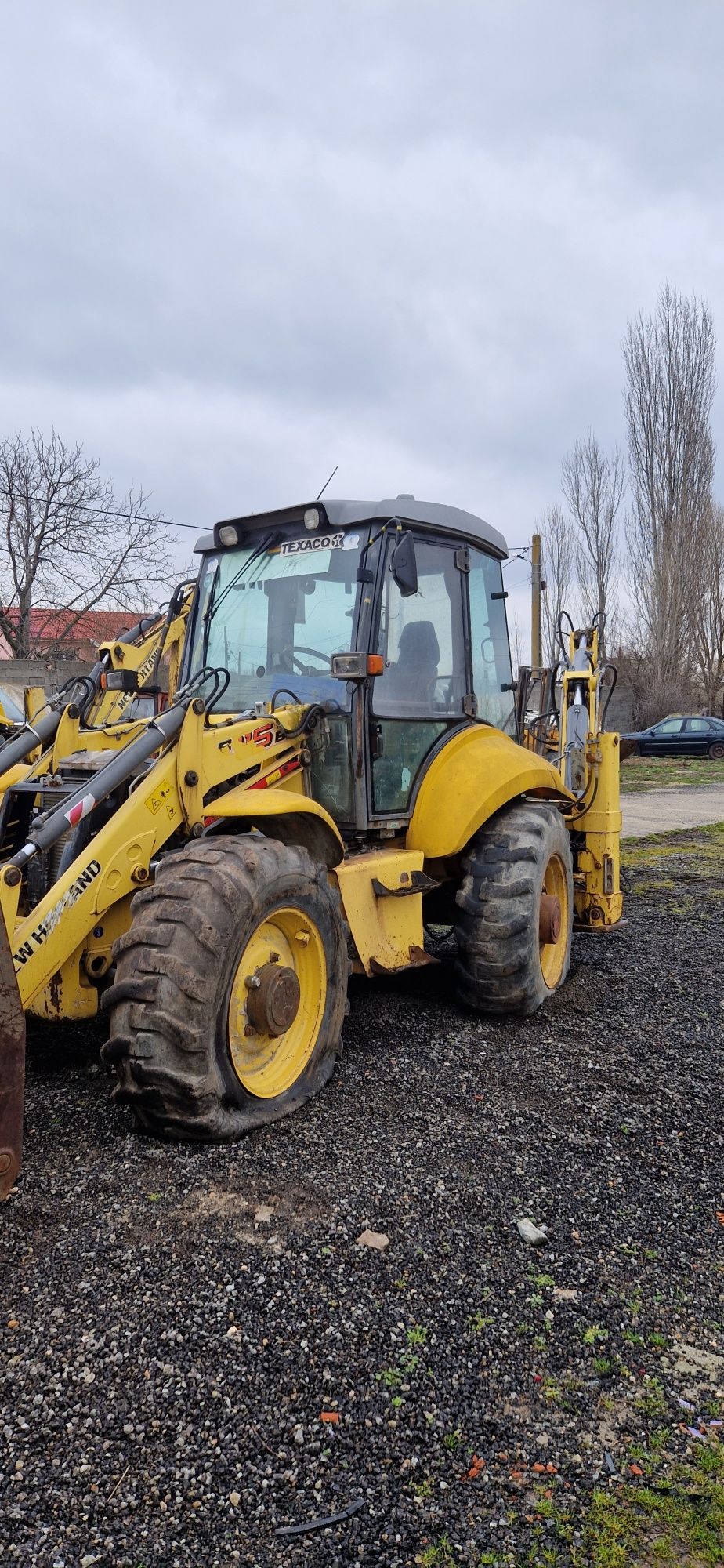 Dezmembrez Buldoexcavator  New Holland B 115 B An  2008