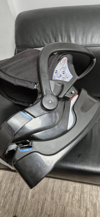 Scoică Chicco cu baza Isofix
