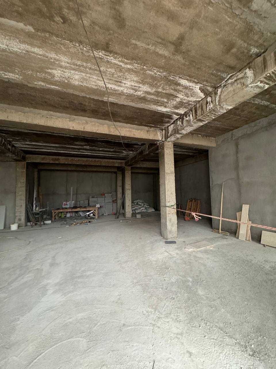 Здание ул.Фаргона Йули Куйлюк 4-этажа+подвал 2000 м² коробка лифт