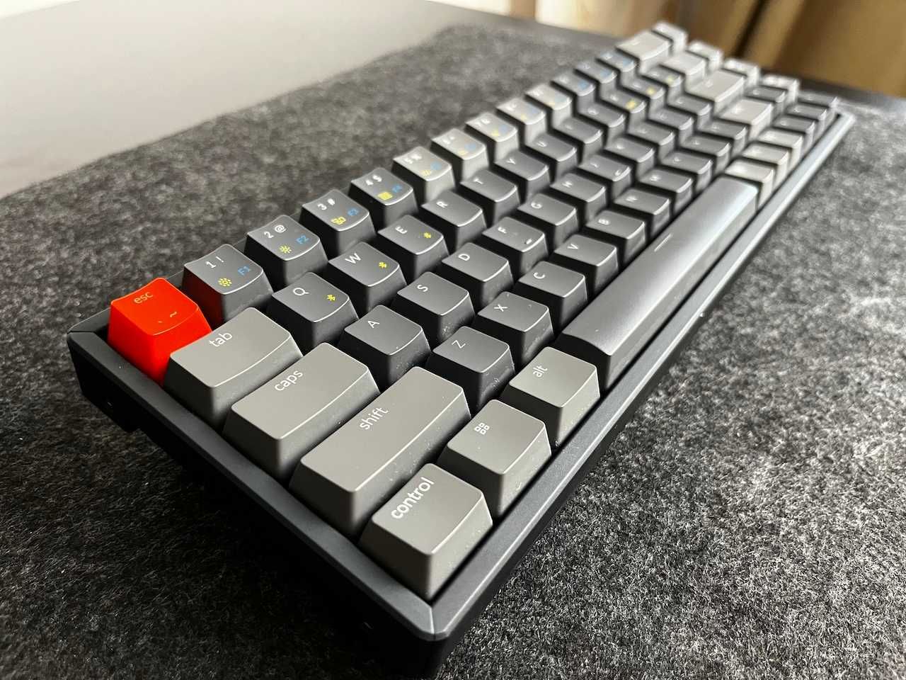 Keychron k6 Gateron Red Switch - Механична Клавиатура