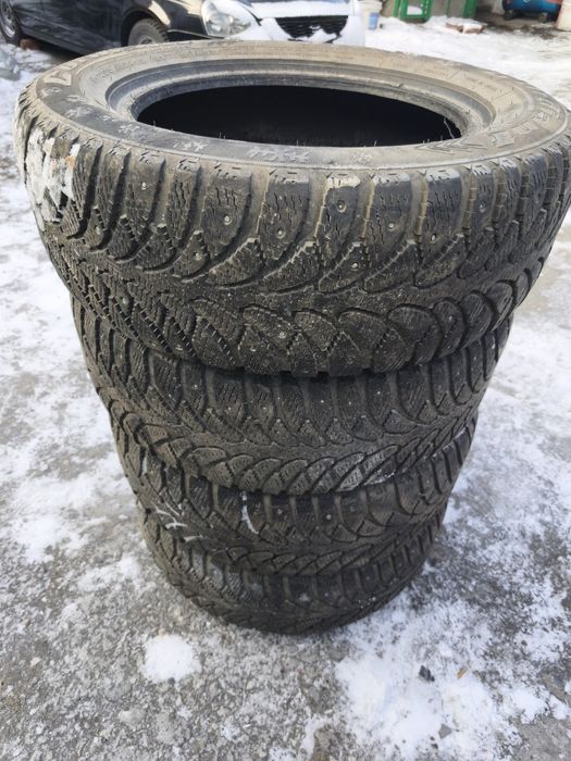 Резина зимняя 205/60r15 Кордиант в хорошем состоянии как на фото