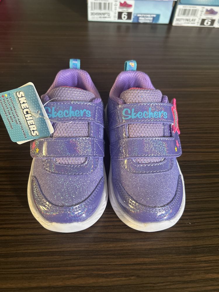 Adidasi skechers nr22