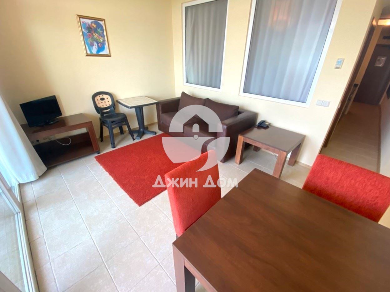 Продава се Двустаен апартамент в Поморие - 64 кв.м за 860 €/кв.м - Снимка #2