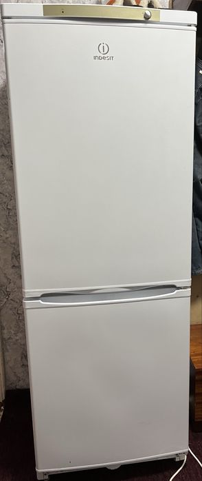 Отдам даром холодильник