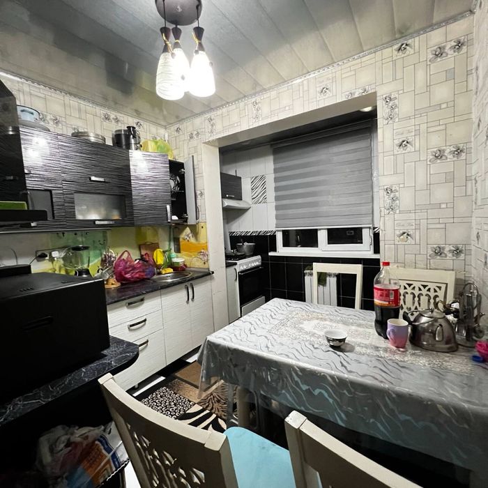 Продам квартиру мирзо улугбек район массив ялангач