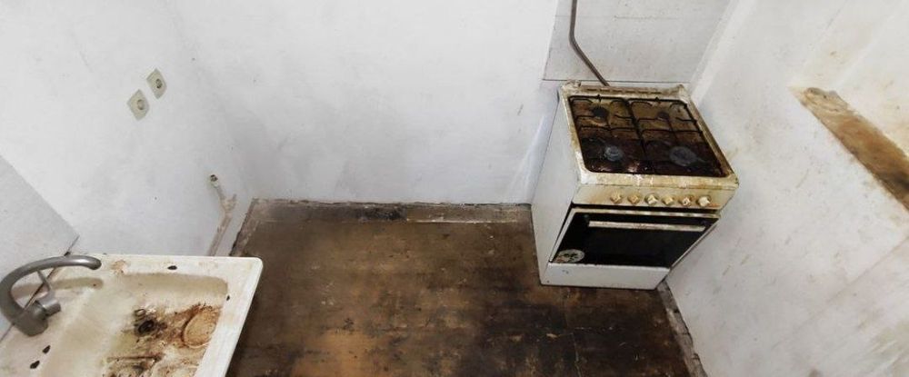 1 комнатная Галерейка юнусабад 2 квартал  1 этаж