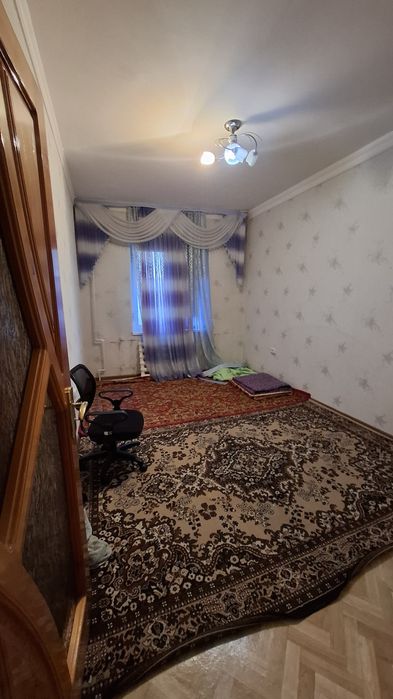 Тезда 6-Микраёнда  3хона 3этаж квартира  со