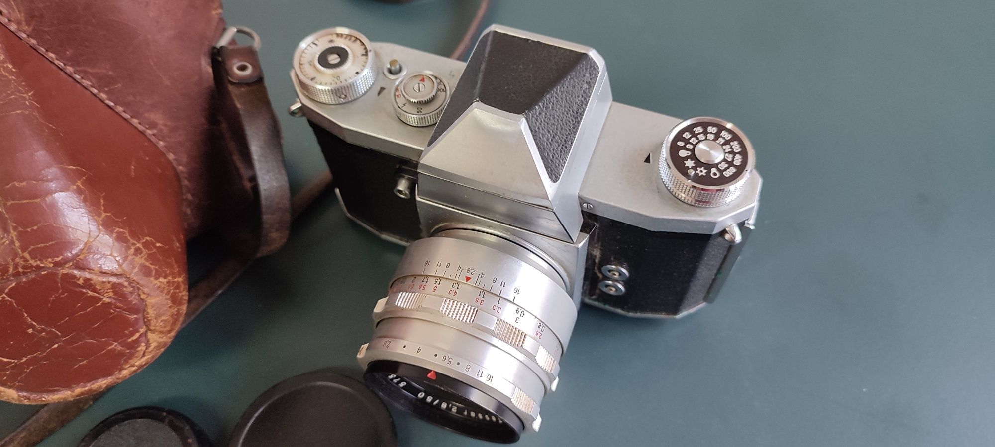 Aparat foto Praktica IV + lentila Carl Zeiss jen Tessar 50 2.8 m42