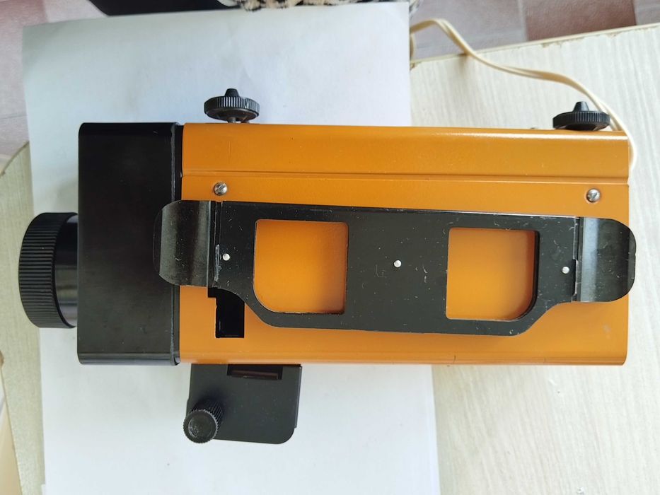 Рядък съветски филмопроектор Ф-75 СССР пълен комплект кутия  не работи