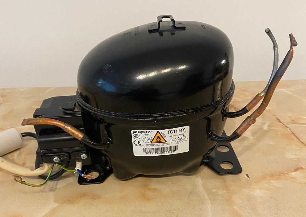 Motor / Compresor frigider Jia Xipera TG 1114Y compatibil Arctic 168W