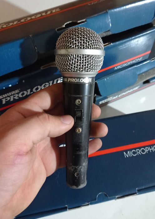 8-канален пулт,  микрофони Prologue