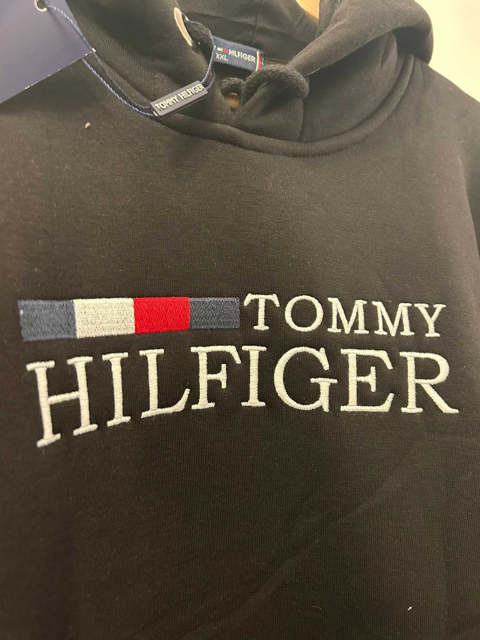 Hanorac TommyHilfiger, Imprimeu Cusut, Calitate Premium, Produs Nou