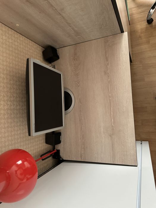 СРОЧНО! Продается компьютерный стол