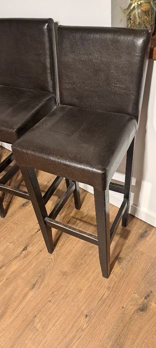 Vând 4 scaune bar maro închis