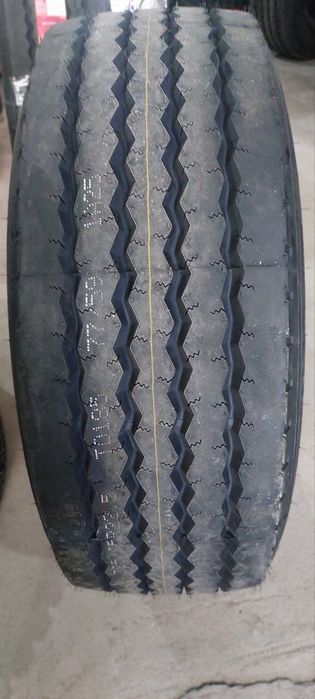 ROYAL BLACK 385/65r22.5