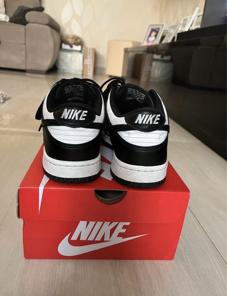 Nike Dunk Panda marimea 40