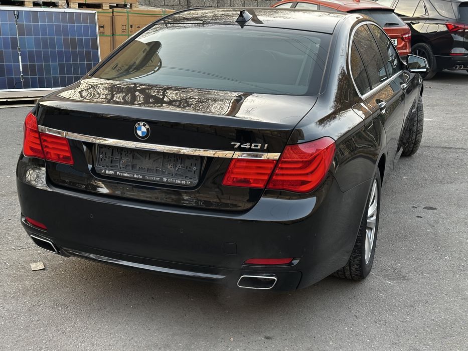 BMW F01 740i коротыш, 2012 год, пробег 127 000 км, местами крашенна