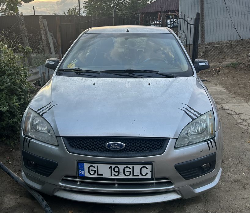 Vand sau schimb FORD FOCUS MK2