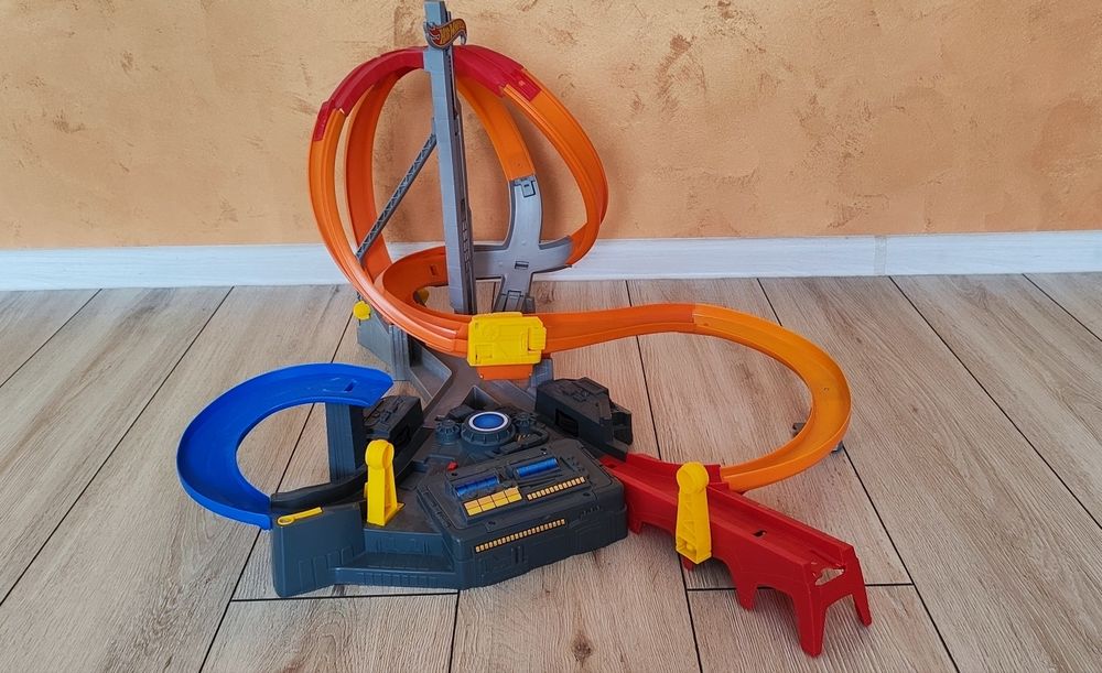 Hot Wheels® Spin Storm™