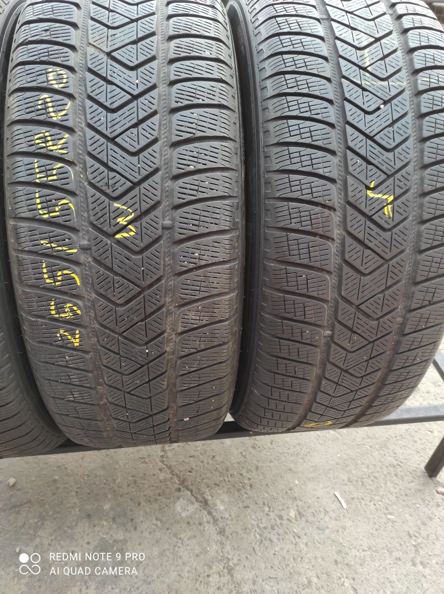 Vând anvelope M+S 255/55/20 PIRELLI