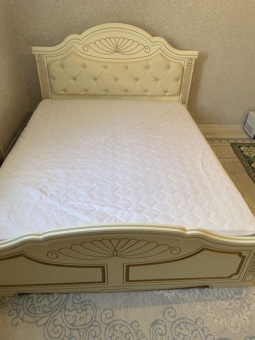 Спальня диван жағдайы жақсы срочно сатылады