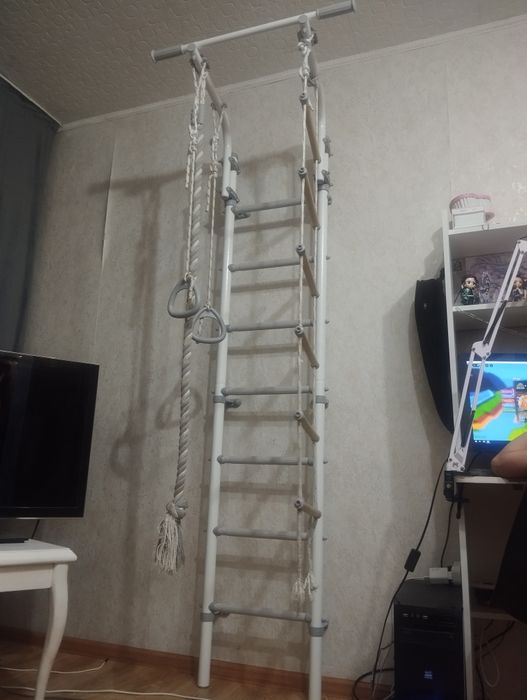 Шведская стенка для спорта.