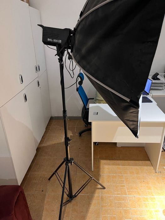 Лампа, штатив и свет оригинал