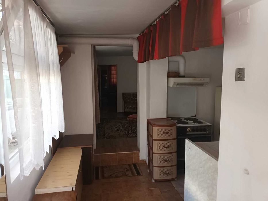 Давам под наем част от къща, Варна