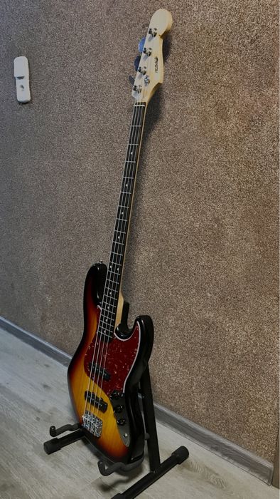 Homage Jazz Bass HEB760SB