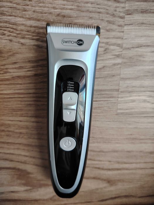 Aparat de tuns parul Switch On , NOU