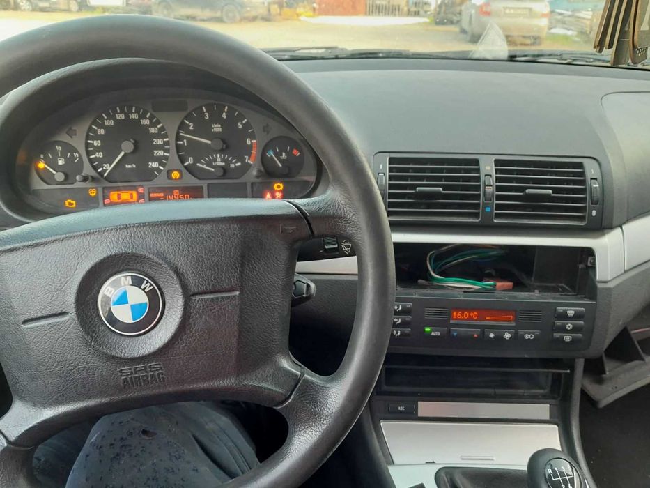 BMW 318 i, 99 г на части