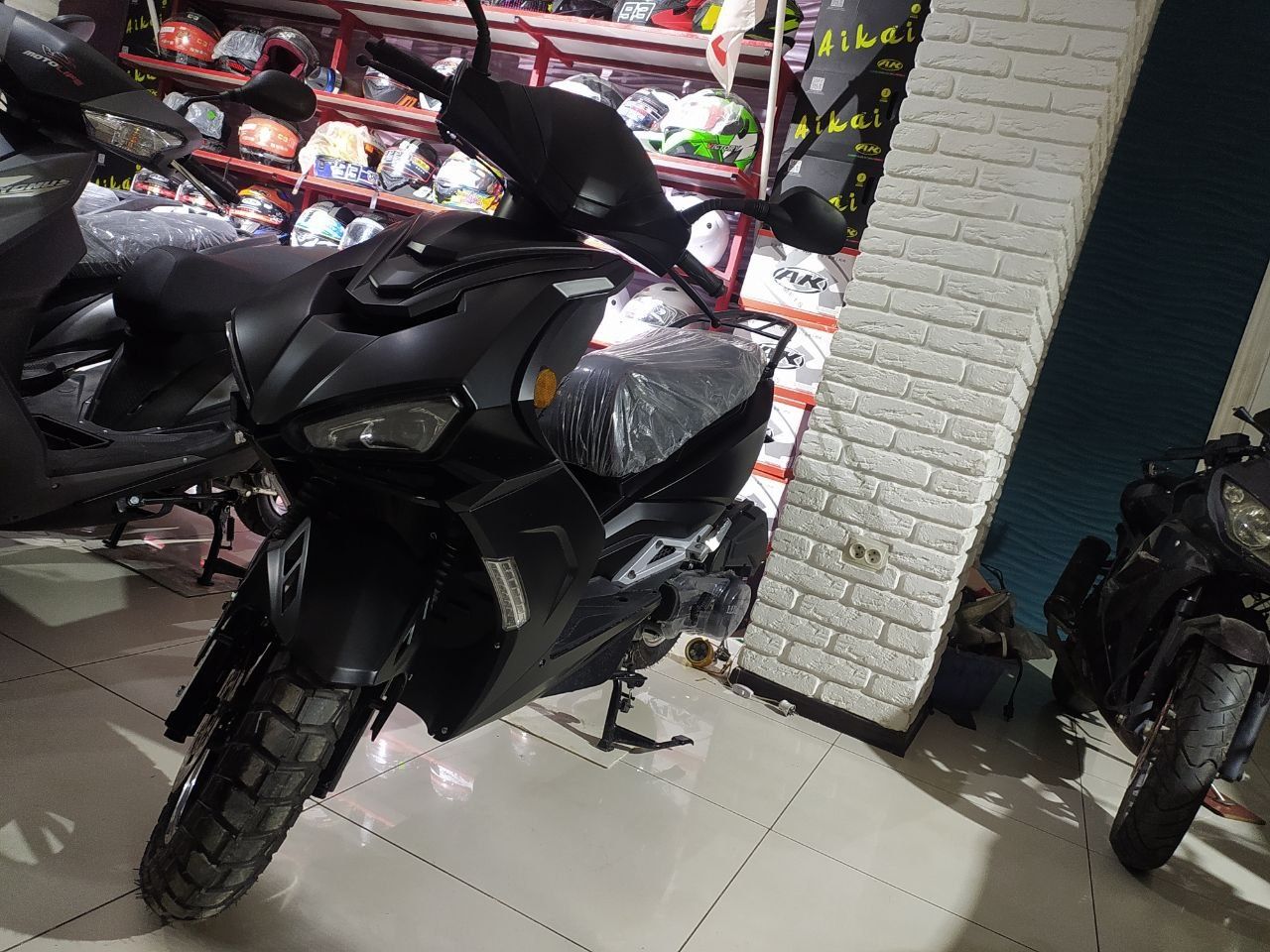 Продается скутер Italia R-2 1500