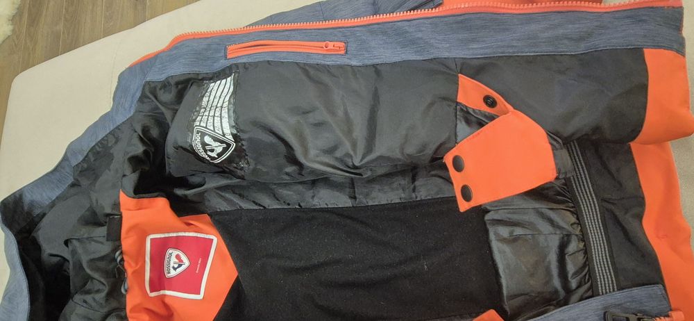 зимно ски яке Rossignol
Състоянието е изключително запазено б