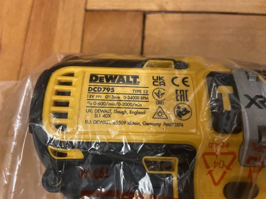 DeWALT-DCD795, nou, original.